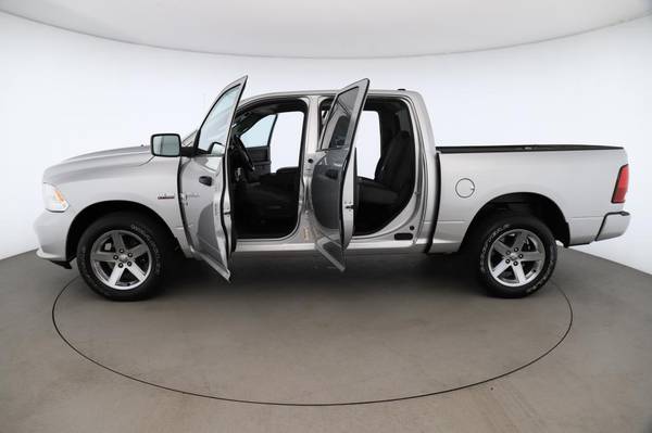 2015 RAM 1500 Express Crew Cab 4X4 Crew Cab Pickup for sale in Amityville, NY – photo 12