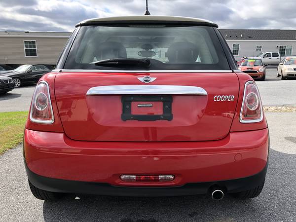 12 Mini Cooper Red 6 Speed Clean Carfax Pano Roof Excellent Condition for sale in Palmyra, PA – photo 8