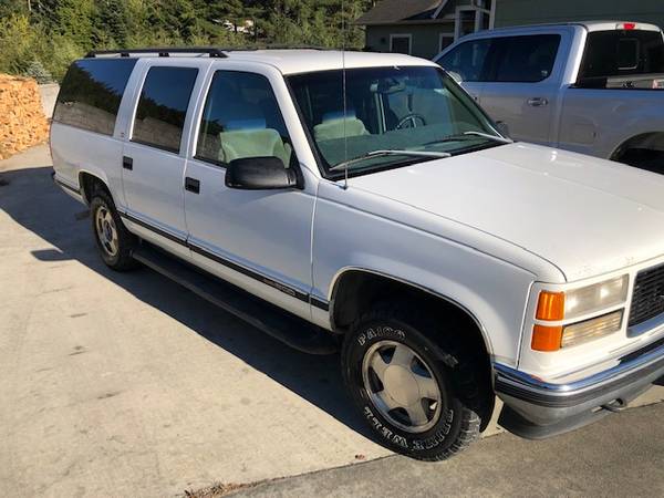 1998 GMC Suburban - cars & trucks - by owner - vehicle automotive sale for sale in Fortuna, CA