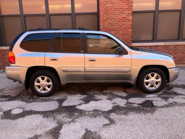 2002 GMC Envoy SLT 4x4 Leather, Moonroof, loaded, Clean! - cars & for sale in Chicago, IL – photo 3