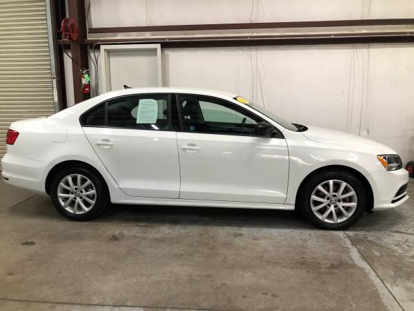 2015 Volkswagen Jetta SE, Low Miles, Leather, Very Clean! for sale in Madera, CA – photo 2