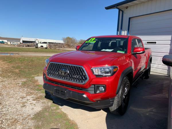 2019 Toyota Tacoma crew cab 4x4 - cars & trucks - by dealer -... for sale in ottumwa, IA – photo 2