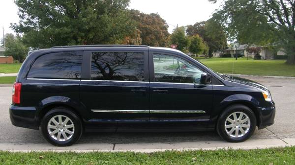 2013 Chrysler Town&Country Touring Leather+Dvd Backup Cam 59000 Miles for sale in West Allis/Milwaukee, WI – photo 5