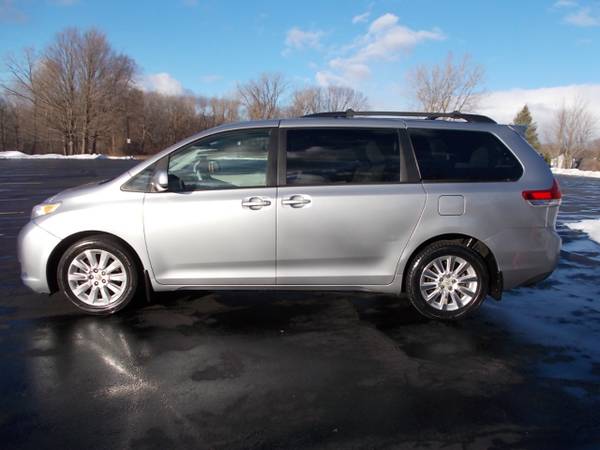 2011 Toyota Sienna 5dr 7-Pass Van V6 LE AWD (Natl) for sale in Cohoes, AK – photo 4