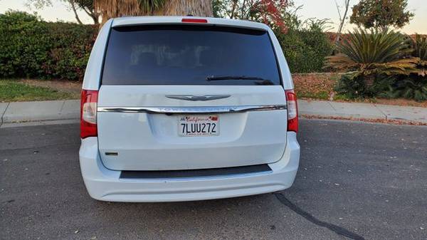 2014 Chrysler Town & Country - Financing Available! - cars & trucks... for sale in Tracy, CA – photo 17