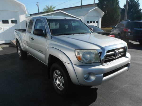 2005 Toyota Tacoma SR5 4x4 Access Cab - - by dealer for sale in Maryville, TN – photo 3