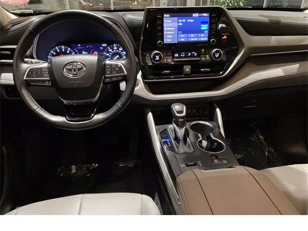 Used 2020 Toyota Highlander XLE/7, 511 below Retail! - cars & for sale in Scottsdale, AZ – photo 18