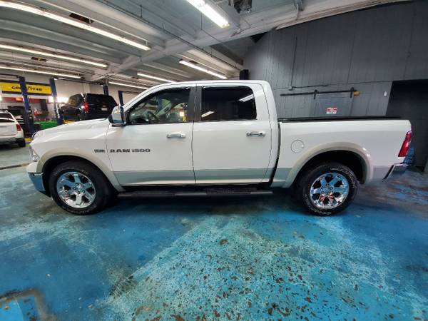 2011 RAM 1500 Laramie - - by dealer - vehicle for sale in Janesville, WI – photo 3