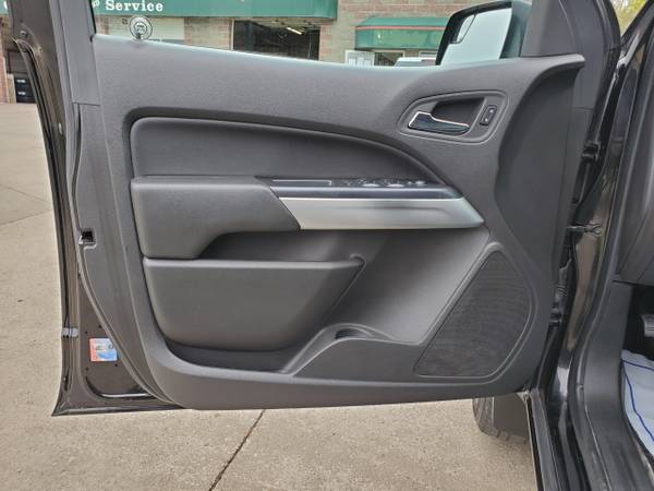 2015 Chevrolet Colorado LT 4x4 Crew Cab - - by dealer for sale in Polk City, IA – photo 19