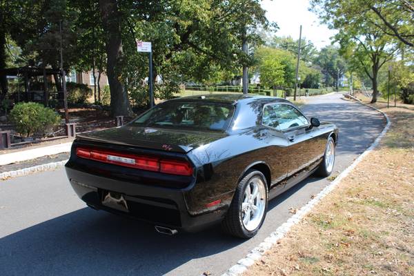 2011 Dodge Challenger 2dr Cpe R/T Classic for sale in Great Neck, CT – photo 8