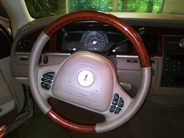 2003 Lincoln Town Car Cartier - cars & trucks - by owner - vehicle... for sale in Ocala, FL – photo 10