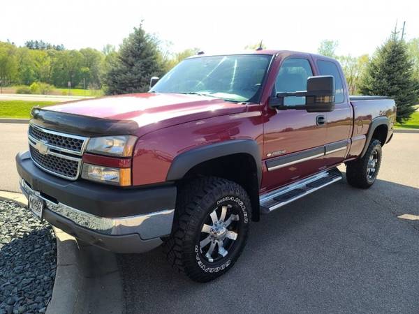 2005 Chevrolet Silverado 2500HD LT 4dr 4WD SB ONLY 99K MILES - cars for sale in Faribault, WI – photo 4