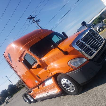 Freightliner cascadia - cars & trucks - by owner - vehicle... for sale in Federal Way, WA – photo 2