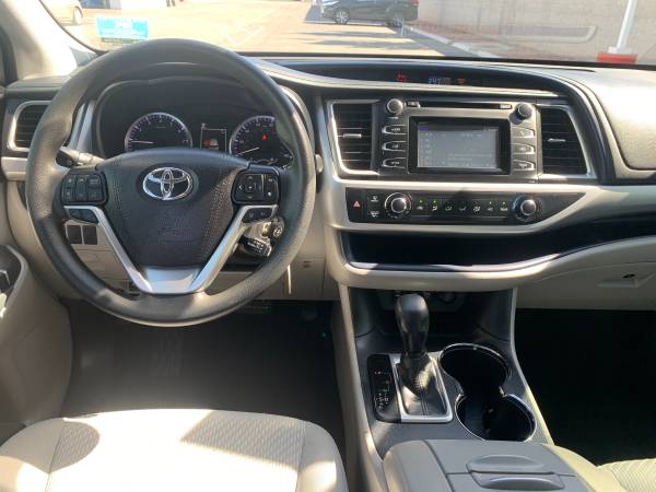2019 Toyota Highlander 3ROW SUV GREAT FOR FAMILY! for sale in Las Vegas, NV – photo 6