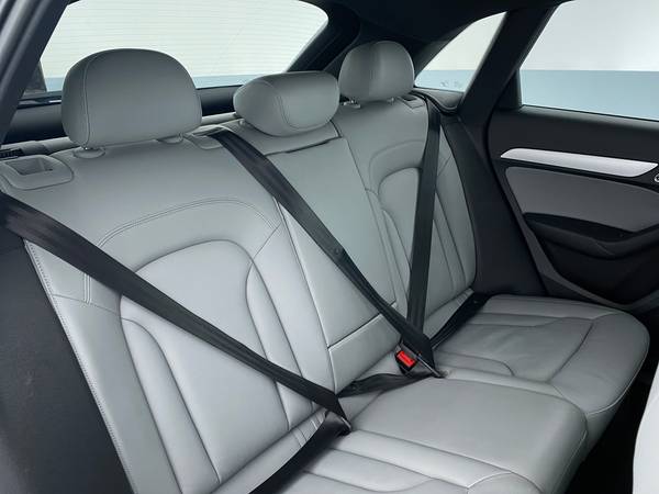 2018 Audi Q3 Premium Sport Utility 4D suv Black - FINANCE ONLINE -... for sale in Wayzata, MN – photo 19