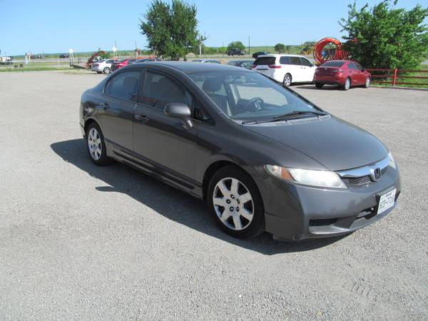 2009 Honda Civic LX Sedan Grey AT One Owner 137K Clean Title & for sale in Del Valle, TX – photo 2