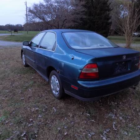1995 Honda Accord LX - cars & trucks - by owner - vehicle automotive... for sale in Mechanicsville, VA – photo 7