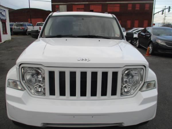 2011 Jeep Liberty Sport 4WD Hot Deal/Cold AC & Clean Title for sale in Roanoke, VA – photo 2