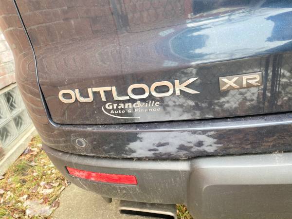 2007 Saturn Outlook XR - cars & trucks - by owner - vehicle... for sale in Detroit, MI – photo 8