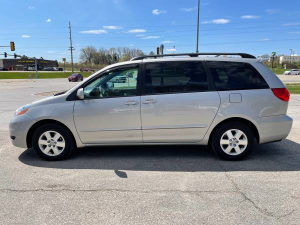 2010 TOYOTA SIENNA SEATS 8 - - by dealer - vehicle for sale in Carlisle, IA – photo 2