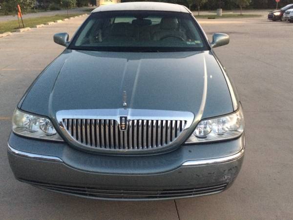 2004 Lincoln Town Car (Low Miles) for sale in Pittsburg, KS – photo 3
