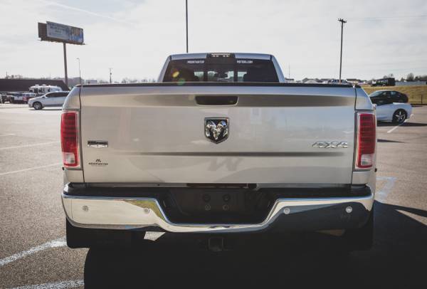 *** 2017 Ram 3500 Laramie * Great Features * Clean Carfax * *** -... for sale in Troy, MO – photo 6