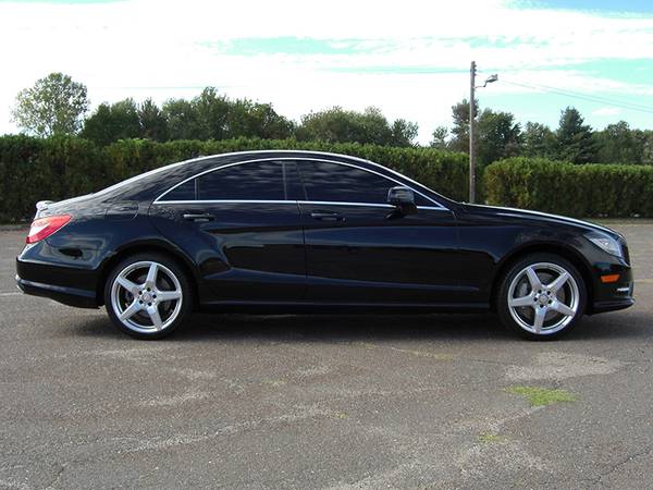 ► 2013 MERCEDES BENZ CLS550 - NAVI, SUNROOF, 19" AMG WHEELS, NEW... for sale in East Windsor, NY – photo 2