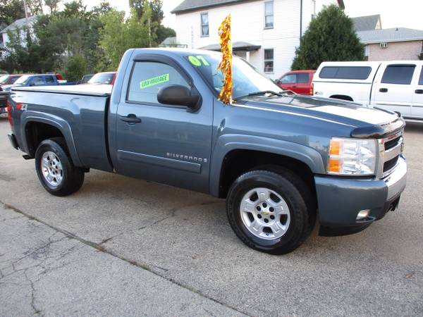 2007 Chevy Silverado 1500 Regular Cab LT (4WD) Low Miles! for sale in Dubuque, IA – photo 6