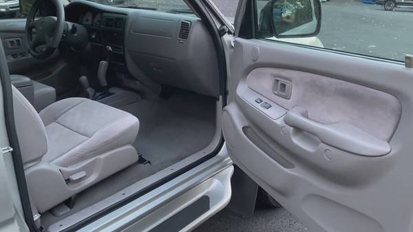 Fully Equipped - 2004 Toyota Tacoma trd sr5 4x4 all wheel drive! -... for sale in Downingtown, PA – photo 10