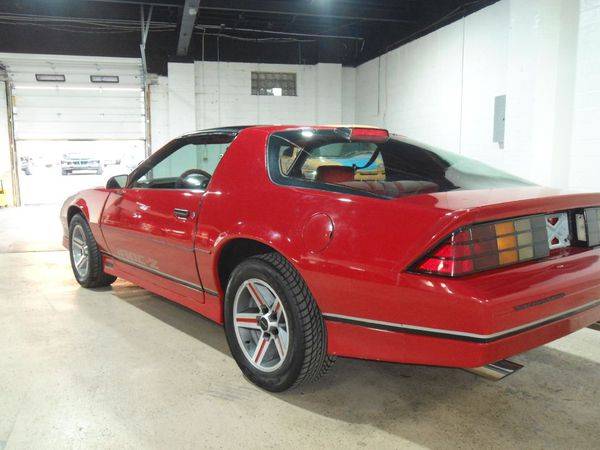 1986 CHEVROLET CAMARO - FINANCING AVAILABLE-Indoor Showroom! for sale in PARMA, OH – photo 10