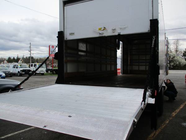 2017 Freightliner M2 106 Medium Duty 24 FOOT BOX TRUCK, LIFTGATE for sale in south amboy, LA – photo 7