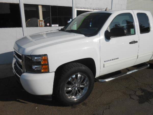 2011 Chevrolet Chevy Silverado 1500 LS 4x2 4dr Extended Cab 6.5 ft.... for sale in Covina, CA – photo 3