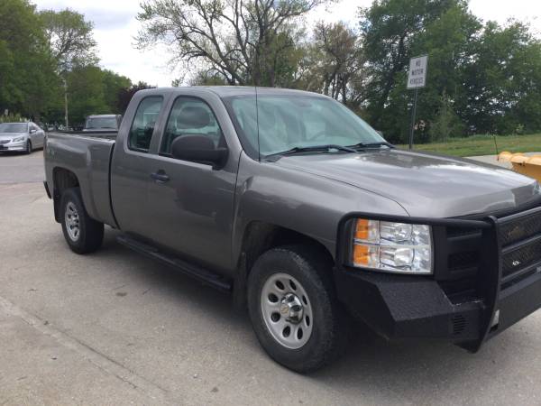 2013 CHEVY SILVERADO EXT CAB (130, 000 MILES) - - by for sale in Lincoln, IA – photo 3