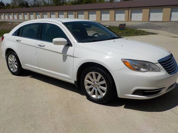 2013 Chrysler 200 Touring - - by dealer - vehicle for sale in Groveport, OH – photo 3