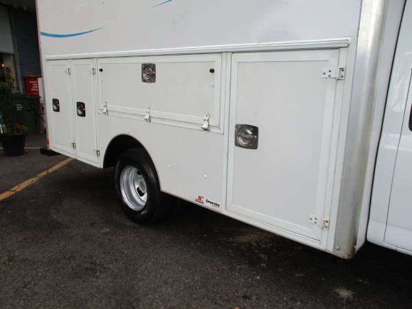 2015 Chevrolet Express G3500 139WB UTILITY BOX TRUCK 12 FOOT SUPREME for sale in South Amboy, DE – photo 5