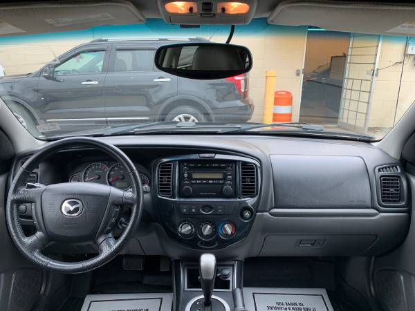 2005 Mazda Tribute S 4WD. WARRANTY!! Leather!! Sunroof!! Power Seats!! for sale in Cleveland, OH – photo 18