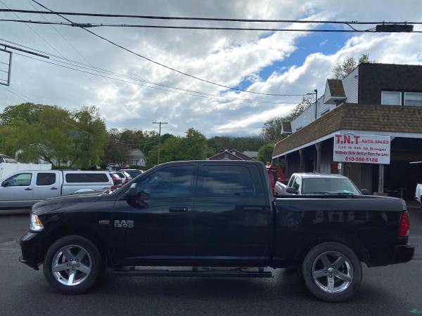 2014 RAM Crew Cab HEMI 4x4/Low Miles - - by dealer for sale in Bangor, PA – photo 3