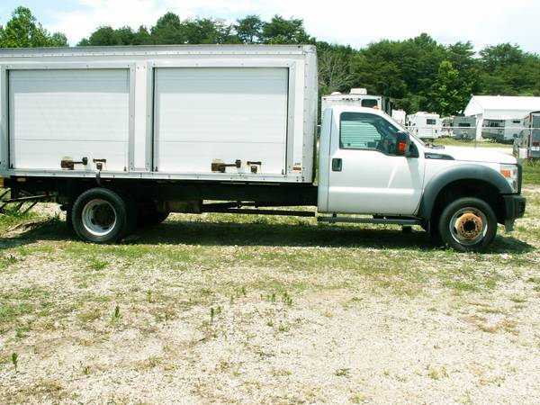 2013 F550 Ford Box Truck gas automatic PW air cruise Mechanics for sale in Memphis, KY – photo 3