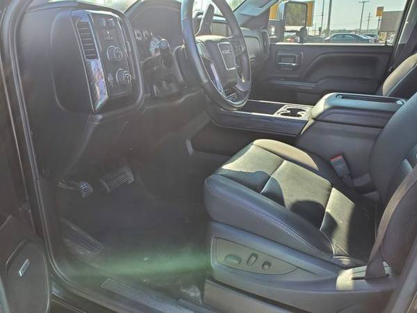 2016 GMC Sierra 2500 HD Crew Cab 4WD SLT Pickup 4D 6 1/2 ft Trades Wel for sale in Harrisonville, MO – photo 23