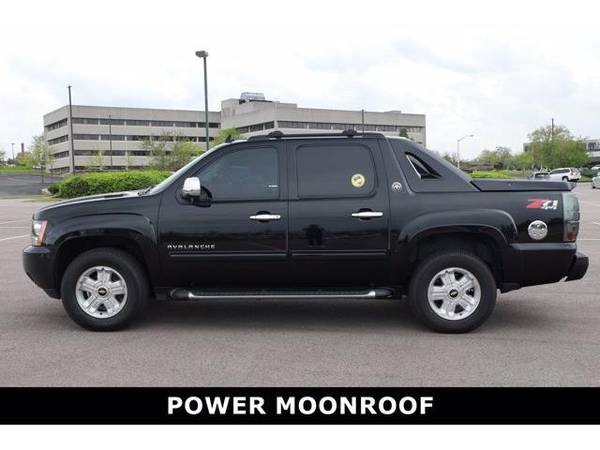 2013 Chevrolet Avalanche LT - truck - - by dealer for sale in Cincinnati, OH – photo 4