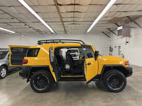 2007 Toyota FJ Cruiser 6-Speed Custom One Color Paint Lifted - cars for sale in Portland, OR – photo 8