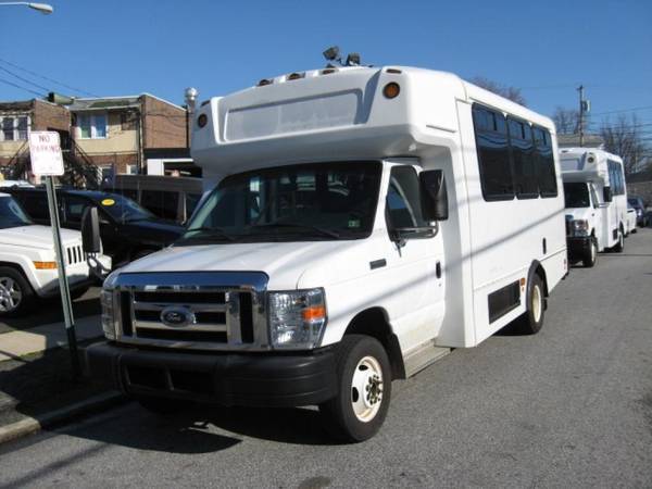 2016 Ford Econoline E450 - Super Clean! - - by dealer for sale in Prospect Park, PA – photo 3