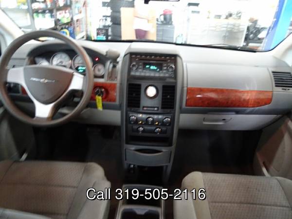 2008 Chrysler Town & Country 4dr Wgn LX - cars & trucks - by dealer... for sale in Waterloo, IA – photo 20