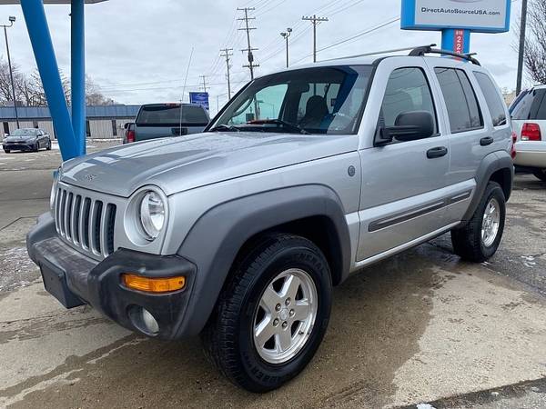 2004 Jeep Liberty 4dr Sport 4WD - - by dealer for sale in Grand Rapids, MI – photo 2