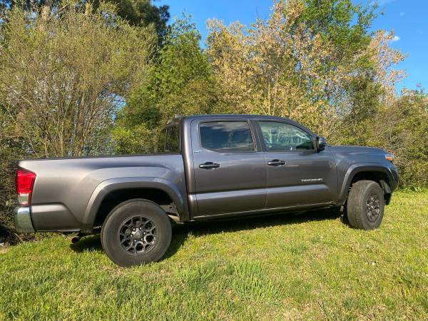 2017 Toyota Tacoma SR5 4door 4X4 like new - - by for sale in Henrico, VA – photo 4