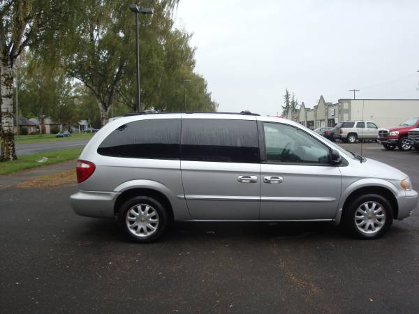2002 CHRYSLER TOWN AND COUNTRY MINI VAN V6 AUTO ALLOYS 3-SEATS for sale in LONGVIEW WA 98632, OR – photo 7