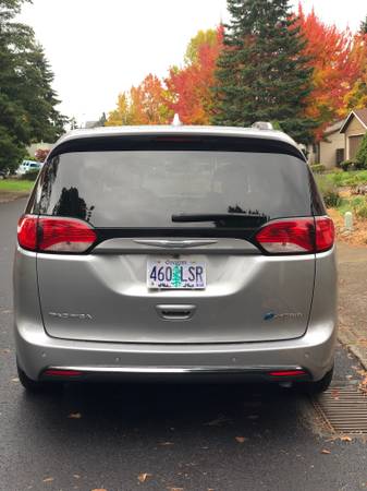2018 Chrysler Pacifica Limited Hybrid for sale in Hillsboro, OR – photo 5