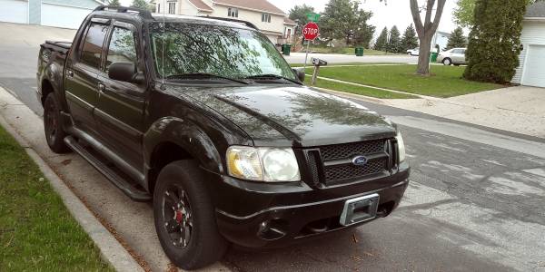 2005 ford explorer sports trac for sale in Cottage Grove, WI – photo 2