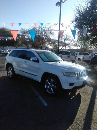 2013 jeep grand cherokee overland 4x4 HEMI,,two owners clean carfax... for sale in Glendale, AZ – photo 2