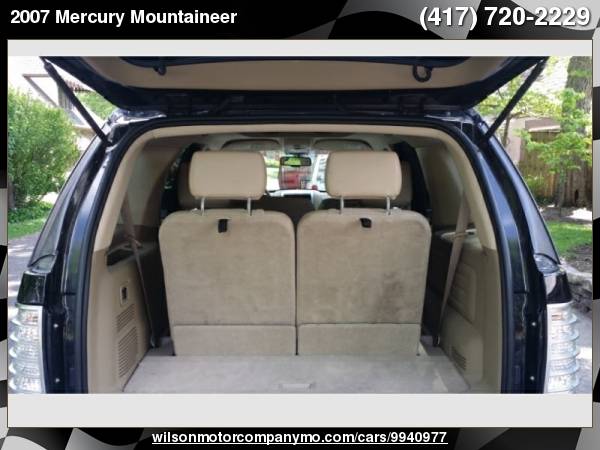 2007 Mercury Mountaineer V8 Premier 3rd row ! with Analog clock for sale in Springfield, MO – photo 19